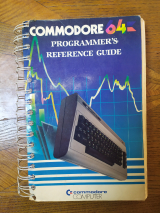 Collectif. COMMODORE 64 PROGRAMMER\'S REFERENCE GUIDE. Commodore Business Machines Inc. et H. W. Sams et Co. Agincourt, Ontario (Canada), 1983