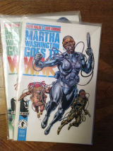 Dark Horse Comics. Legend. Franck Miller. Dave Gibbons. Martha Washington goes to WAR (plusieurs numéros disponibles)