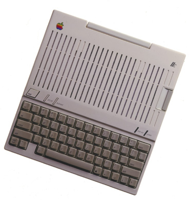 Micro-ordinateur Apple IIc (1984) prêt-à-l'emploi reconditionné par nos soins Micro-ordinateur Apple IIc (1984) prêt-à-l'emploi reconditionné par nos soins